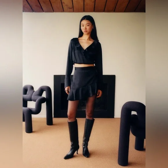 Wilfred Black Ruffle Blouse - Picture 3 of 7